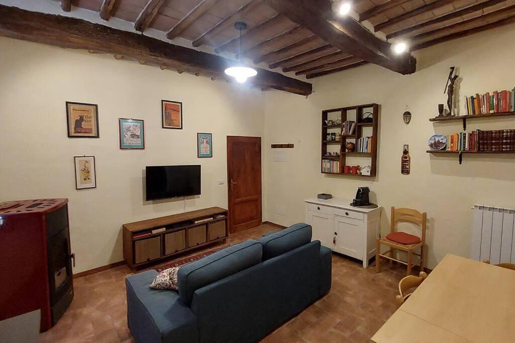 Piccolo Appartamento Monticiano Bagian luar foto