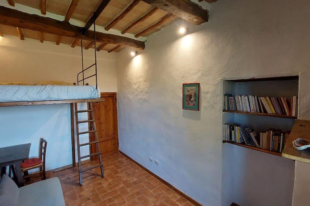 Piccolo Appartamento Monticiano Bagian luar foto